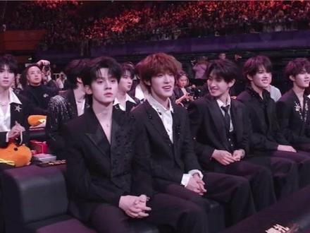 对不起李飞。ing跟top的反应哈哈哈哈哈哈
#tfing #top