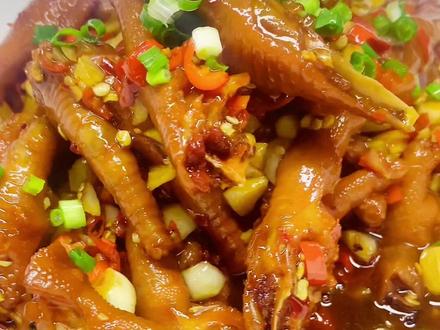 今天给大家做的菜非常简单,一看就会。#湘菜 #美食教程 #鸡爪
