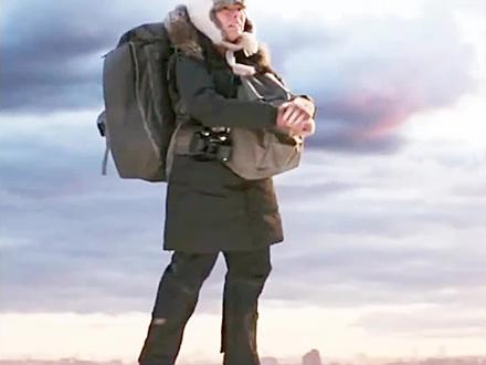 女人得了一种怪病,身体会不断的上升。 #宅家dou剧场