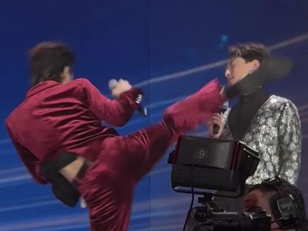 过了38岁以后,我就不太生气了 #向佐踢主持人 #百克力 #向佐 #百克力反应能力 #向佐道歉