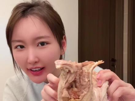 粉丝先吃 嘿嘿嘿 #牛欢喜 #搞笑 #挑战