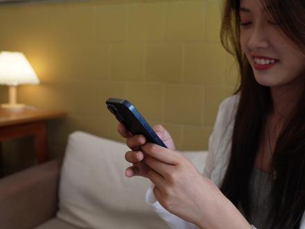 60Hz灵动岛?iPhone 15对比15 Pro,跟120Hz区别大吗#iPhone15 #手机测评#灵动岛