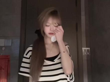 好难过……我装的#emo #手势舞