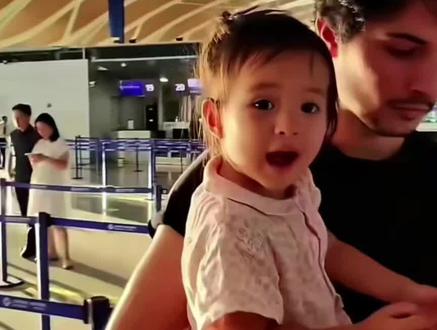 不知道这条能不能发出去,又在之前的基础上删了很多,剪了一些我觉得很温馨的画面#千里寻椰nina #温馨 #爱 #母女日常 #永远爱你