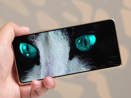 #荣耀MagicV6 这屏幕太黑了!至臻黑钻屏,黑得纯粹、亮得惊艳 #荣耀MagicV6 #如何评价荣耀MagicV6