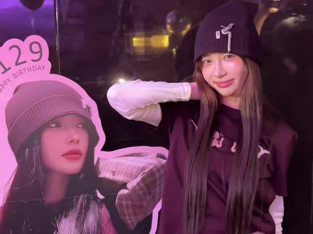 被痞幼的人品圈粉!大方真诚是必杀技 从自费给团队换三层办公室,到贴心为朋友升舱,再到现在为粉丝开圈送福利。痞幼用行动证明,大方和真诚才是永远的必杀技,做她的粉丝太幸福了!#痞幼人品圈粉 #大方真诚是必杀技 #痞幼的必杀技 #做痞幼粉丝的幸福 #娱乐圈真实人设