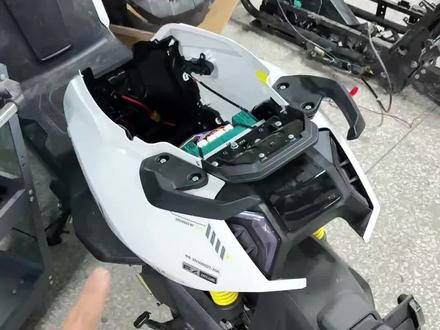 云造给小牛FX风速升级方案!续航速度双破百,注意电摩要取得驾驶证上路#电摩 #锂电池 #小牛FX