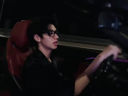 拿了驾照就是不一样 #朱志鑫#开车