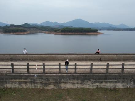 没想到在武宣和贵港之间竟有这样一个千岛湖,这里就是广西大二大水库达开水库。#武宣 #达开水库 #桐岭 #千岛湖 #钓鱼佬 #航拍 #广西dou是好风光