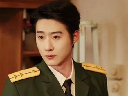 一期一个短剧男演员:赵振栋 毕业于厦门理工学院表演系【参考资料1】。
部分演艺经历:【参考资料2】
2022年,参演电视剧《我的霸道学长》。
2023年12月8日,主演短剧《夫人她又重生了》
同年,主演短剧《谁懂啊,霍总是个恋爱脑》
2024年7月16日,短剧《天降萌宝闪婚老公是大佬》
8月14日,主演短剧《宫总,你家六宝又拆家了》
10月10日,主演短剧《报告时总,夫人定了一百条家规》
11月4日,与王小亿合作的短剧《薄爷,夫人把您卖了换钱花》
11月16日,主演的短剧《天赐小红娘,总裁你找错夫人了》播出
12月19日,主演短剧《情深似海终成空》
同年,主演的短剧《陆总死活不离婚》和《傅总的白月光又甜又野》播出。同年,短剧《傅总娇妻不可欺》播出。
2025年
1月1日,参演的短剧《天降锦鲤爹地别凶啦》播出。
同年1月14日,短剧《蛇年大吉之天降奇缘》播出。
1月18日,短剧《福到万家团宠厂花献祥瑞》播出
1月31日,短剧《玄学萌宝四岁半》播出
2月19日,短剧《婚不容情》播出
2月24日,短剧《今日咫尺热恋》播出
3月13日,短剧《薄少别装了夫人跑路了》播出
3月15日,短剧《绝对臣服》播出
3月20日,短剧《伪名媛混圈手册》播出
3月30日,短剧《穿书求生指南:请勿对NPC动心》播出
4月19日,短剧《穿到八零家属院,老公又红温啦》
4月25日,短剧《隐姓埋名五年她凭崽崽逆风翻盘》播出
4月27日,短剧《等你,在玫瑰盛开时》播出
4月29日,短剧《卷自己不如卷老公》播出
5月7日,短剧《婢女玉莲》播出
5月18日,短剧《少帅你老婆又跑了》播出
6月6日,短剧《爱在云之南》播出
6月13日,短剧《婚色烟烟》播出
6月25日,短剧《欲念疯长》播出
7月8日,短剧《梧桐深院锁清秋》播出
7月24日,搭档左一主演的短剧《她不乖》播出
7月29日,搭档朱小雪主演的短剧《雾港庄园》播出。
8月6日,短剧《他本该光芒万丈》播出
8月12日,短剧《他以焚春吻长夏》播出
8月13日,短剧《炽野温柔》播出
9月28日,短剧《炙烈》播出
10月2日,短剧《凭爱意将她私有》
11月11日,主演的短剧《吻你在黑白之间》播出
参考资料:
1. 厦门理工学院院系介绍系列13.厦门理工学院招生处
2.赵振栋.百度百科
#赵振栋#短剧演员赵振栋#短剧帅哥安利