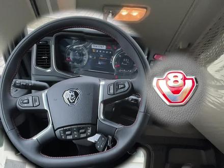 走进豪车驾驶室是种什么样的感受?这款 牵引车都有啥硬核配置?#斯堪尼亚#斯堪尼亚650S#v8发动机#卡车司机 #卡车#牵引车