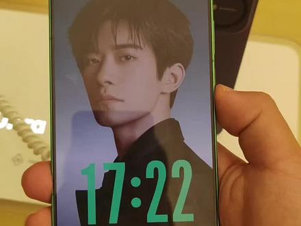 去华为线下体验店体验一下华为nova15系列,这解锁方式有点不太好,只能在下面滑动解锁,建议华为优化一下 #华为 #线下体验 @华为终端