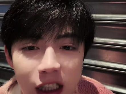 #现场直播录屏
#假情侣真兄弟往后余生都好
#DJACE @ACE ⁴¹⁸
我的规划里有你
而你的却没有我