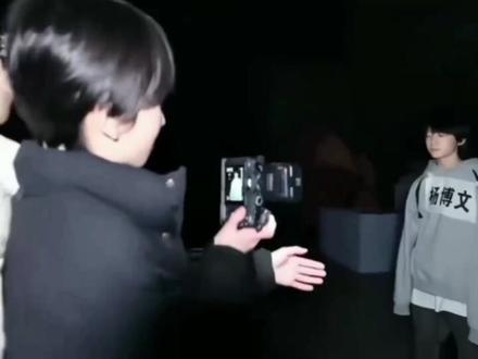 属于他们的拥抱,耳麦吻#奇文