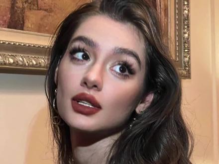 美博拜师记!我把给胡连馨化妆的老师请来啦~花了7个小时学会的美式复古美拉德妆容!!真的很喜欢这个羊毛卷~#明星化妆师 #胡连馨 #拽姐妆容 #美式复古 #骨相化妆