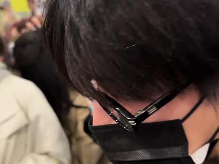 今日伦敦到达 讲话萌萌的#朱志鑫