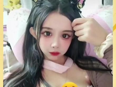 美女主播身材太假了?坏空空和华耀学姐遭到质疑,喵喵球更是被叫假美女 #坏空空 #华耀学姐 #喵喵球