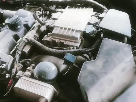 宝马五系更换曲轴位置传感器