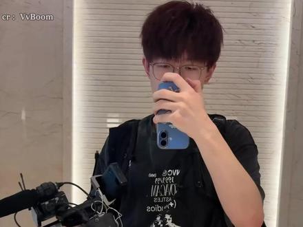 啥时候给我们综艺大牛马安排名牌啊(来源@VvBoom )