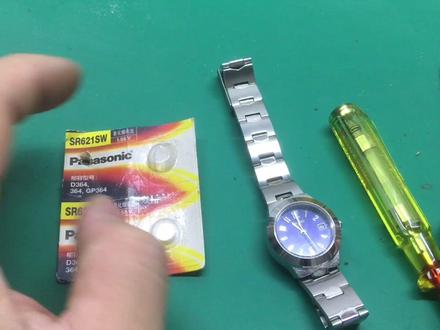 看没有专用工具,是如何更换“卡西欧”手表电池 #电子电工 #电子技术 #电子产品 #男人的玩具 #维修 #手表维修 #拆解