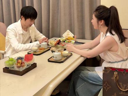将军回上海,终于决定跟芳芳离婚#黛莱皙 #尚将军 #夫妻