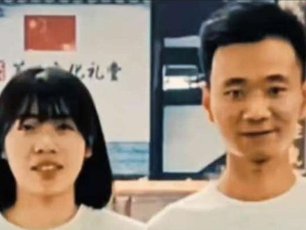 #厉怀远 人在至暗时刻,最珍贵的从来不是外界的议论,而是血脉相连的亲情陪伴。就在这个紧要关头,#厉怀远哥哥 、#厉怀远妹妹 、发小,还有年迈的#厉怀远爸爸 和#厉怀远妈妈 爸,全都奔赴而来,守在厉怀远身边。
