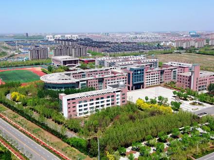 长大后我就成了你,才知粉笔灰里藏着的,是岁岁年年的热爱与坚守。致敬每一位教育路上的引路人。