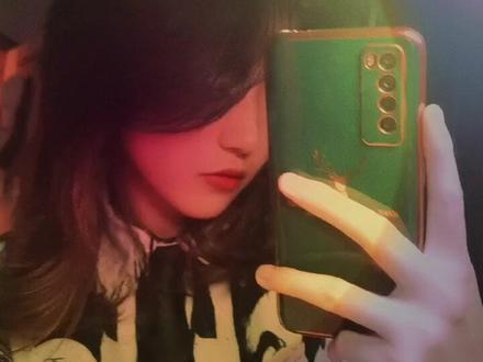 我也来挑战狼尾鲻鱼头了,感觉还不错,瞬间显发量#狼尾鲻鱼头 #狼尾发型 #鲻鱼头 #一刀狼尾鲻鱼头