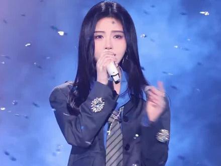 鞠婧祎《雨爱》完整版#鞠婧祎 #qq音乐巅峰之夜 #雨爱 #露芜衣 #阿黛