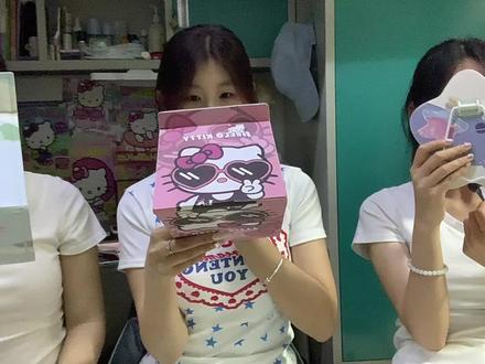 闺蜜我妆浓不浓#宿舍好物 #化妆 #大学生 #抽象