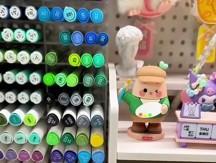 超火的抽拉醒狮教程来了|会动的醒狮太酷了 谁能拒绝会动的醒狮啊!!
昨天发了预告,今天教程终于剪好啦~
画了四个配色的醒狮头,搭配抽拉机关,一推一拉就像在舞狮,摆在桌面、贴在门上都超有年味!
图片来源:彩色花树
材料小贴士:
1.300g水彩纸
2.马可直液式丙烯马克笔
3.剪刀 刻刀
手残党也能轻松复刻!
视频里有详细步骤,跟着做起来吧~
做完记得交作业哦!👇
#新年手工 #醒狮DIY #抽拉机关 #手作教程 #过年氛围感