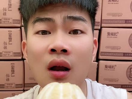 柠檬🍋味拉丝糖QQ弹弹还能拉丝哦,在山东很出名的一款软糖,大小朋友都爱吃,你吃过木有?