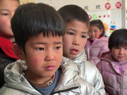 成绩不是衡量学生的唯一标准,尽职尽责,让花成花让树成树