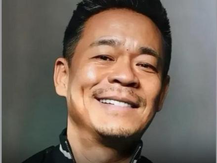 孙浩说,我这辈子很庆幸的一件事,就是在北京打拼的日子里,遇上了张嘉译这个过命的老乡兄弟#人物故事 #上热搜 #创作者扶持计划 #社会百态 #强烈推荐 @DOU+小助手