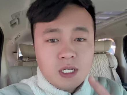 绿松石不具备收藏价值,也不保值,矿产也没有想象的那样匮乏。一定不要被洗脑。#绿松石 #文玩手串 #文玩配饰 #绿松石直播