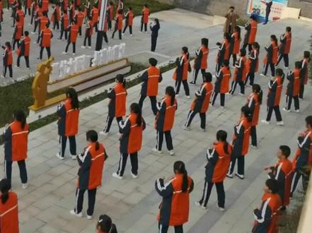 富顺一中大课间 #校园一角