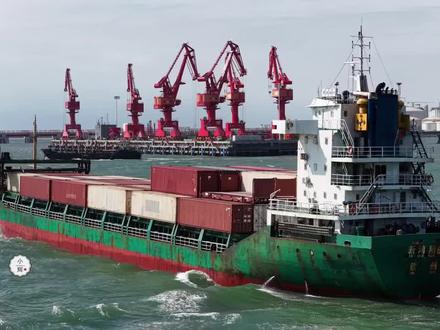 巴拿马码头风波升级,马士基管首日遭远程锁定,吊机集体停摆!#巴拿马港口 #港口 #经济