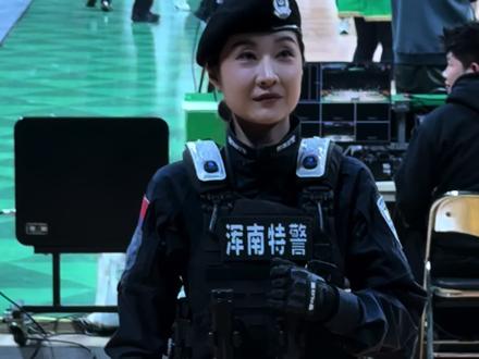 #CBA季后赛 #辽宁男篮 #浑南特警 #沈阳文旅 最近很火的特警小姐姐,一个字 飒!也是辽篮主场的一道靓丽风景线!棒棒哒!