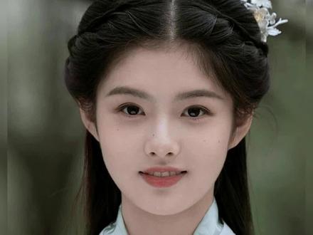有人说她是下一个刘亦菲,你觉得呢?#演员艾米 #刘亦菲 #汉服小仙女