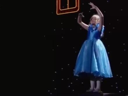 9岁时的阿诗丽,现在已经是大姑娘喽💃💃💃