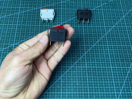 带灯的3脚船型开关怎么接线?千万别接错了,不然短路跳闸很危险 #开关 #生活小窍门 #家电维修 #电工 #知识