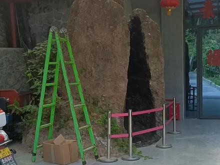 今天寒峰石人带大家去看不一样的灵岩寺。