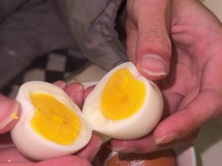 揭秘一下9分12秒的鸡蛋到底好不好吃#内容太过真实 #9分12秒鸡蛋 #跟着蛋神煮鸡蛋 #揭秘 #可爱的小明