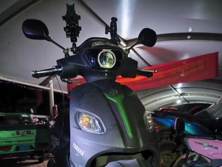 #巧格i #摩托车 巧格加装双usb充电口,更换天使眼大灯总成#现场实拍 #车灯升级