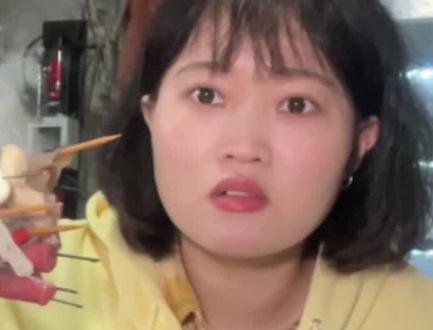 藏在简陋大棚里的麻辣烫串串香!是小时候的味道!#美食 #麻辣烫 #串串香