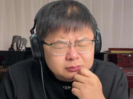 副歌秒开净化,感觉自己的心都变干净了 国风,hiphop,R&B放在一起,编曲胆子也是真大啊#咏春 #七朵组合 #reaction #纯主观不客观 #好歌推荐