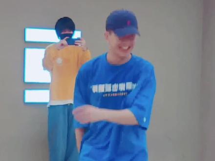 歌词是只怕我自己会干什么来着?🤪#粮粮编舞 #情非得已