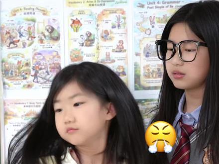 姐妹二人才艺比拼,你们喜欢谁的? #殷图图 #上热门 #小学生 #紫薯精 #周小闹