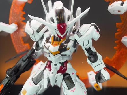 SUPA白色魔女风灵,超级白搭配橙色的高级配色!浮游炮特效件也是橙色效果,真的是超级帅!!#高达 #高达模型 #模型 #拼装模型 #胶佬