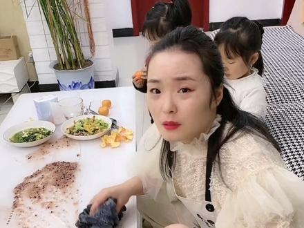 好好的一锅粥不小心被孩子给打翻了,没想到老公会这样……